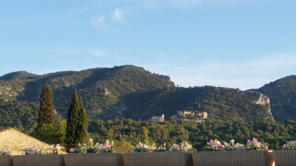 Le Jardin D'Ivana Chambres D'Hotes B&B Avec Piscine Chauffee Oppede Exterior photo